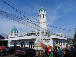Masjid Hijau Makam Wali (Foto koleksi pribadi)