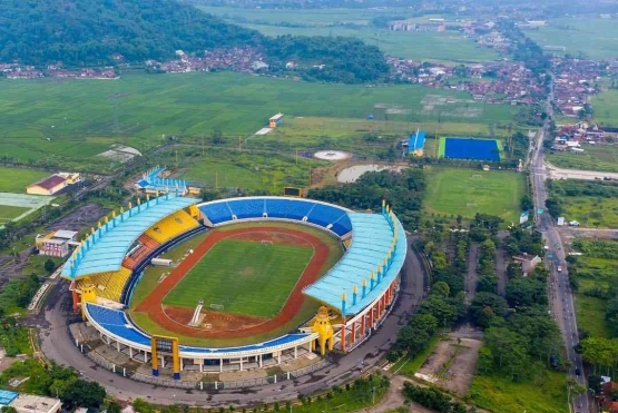 Pemandangan stadion Jalak Harupat ( Instagram : Asep.R )