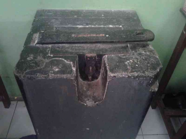 Kotak hitam di sebuah sekolah negeri di Malang.  Dokumen pribadi. 
