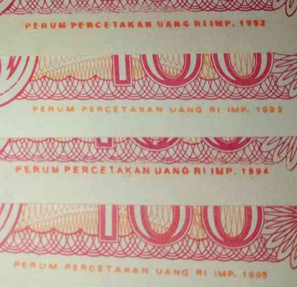 Contoh variasi tahun pencetakan pada uang kertas Rp 100 (Dokpri)