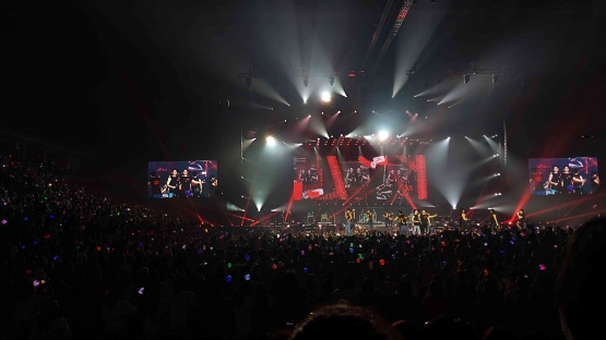 Para penggemar dan pemain asyik berlarian menikmati penampilan Cumulus Band dan DJ Ta (Koleksi pribadi)