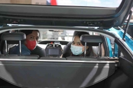 Menikmati kenyamanan mobil Prius PHEV| Dok. Pribadi