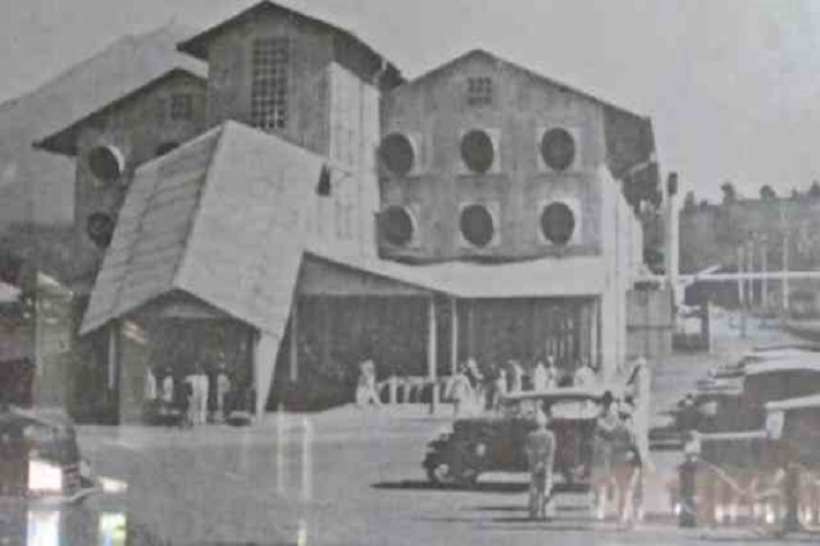 Foto pabrik teh Kayu Aro pada tahun 1930/Sumber foto: duaistanto.com