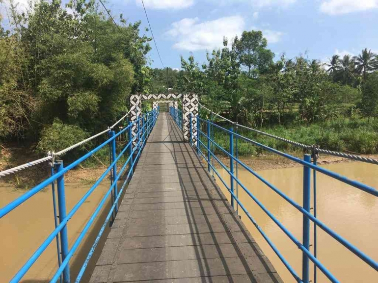 Jembatan di atas sungai Oyo: Dokpri
