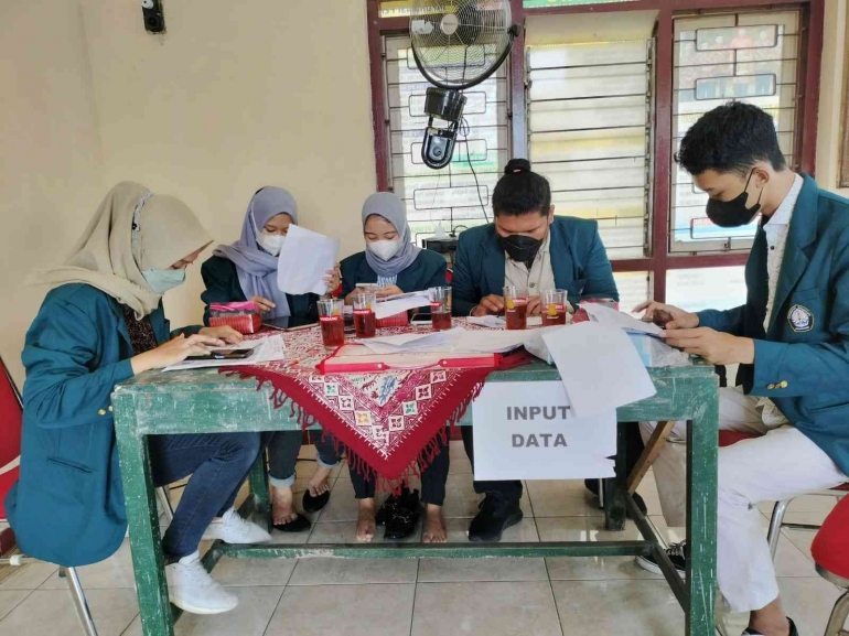 Penginputan pada Aplikasi Sehat Indonesia Ku (ASIK). Dokpri