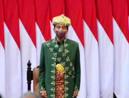 Presiden Jokowi memakai baju adat daerah Bangka Belitung. Doc Sekertariat Presiden