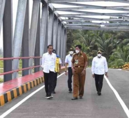 Presiden Jokowi meresmikan infrastruktur jembatan di Kabupaten Nias Barat. Doc Sekertariat Presiden