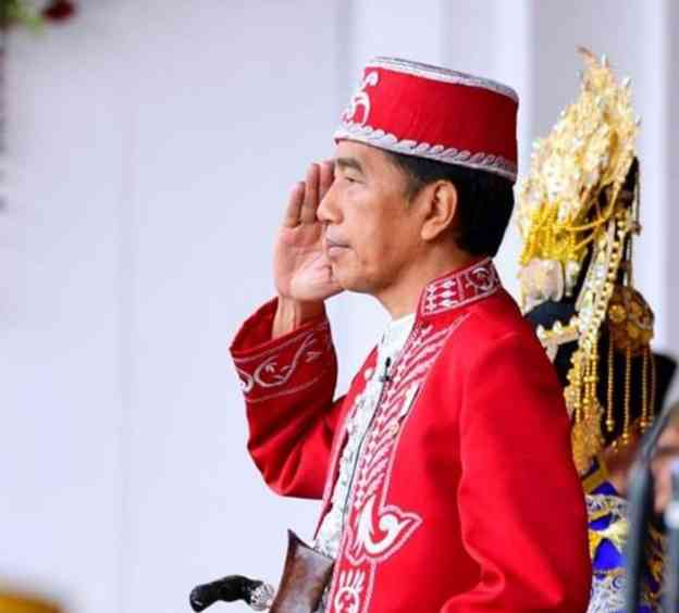 Presiden Jokowi memakai baju adat daerah Buton Sulawesi Tenggara. Doc Sekertariat Presiden
