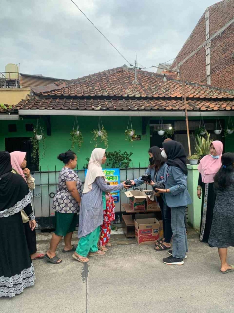 Pelaksanaan Jumat Berkah pada RW 04 Kelurahan Cipamokolan. Dokpri