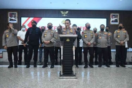 Kapolri Jenderal Listyo Sigit saat mengumumkan status tersangka Irjen Ferdy Sambo, 9/8/2022 (Foto: Antara/ Akbar Nugroho Gumay).