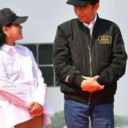 Presiden Jokowi mengenakan 