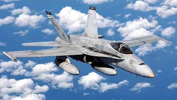 Jet F-18 (Sumber: cnbc.com) 