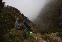 Puncak Gunung Elet : trek-papua.com