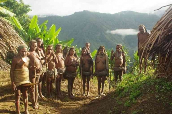 Penduduk Pegunungan Timur : trek-papua.com