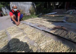 Pemanfaatan bambu menjadi tusuk sate