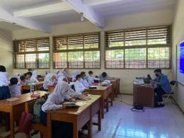 keterampilan Dasar Guru Membuka Pelajaran di SMPN 4 Cimahi Kelurahan Melong