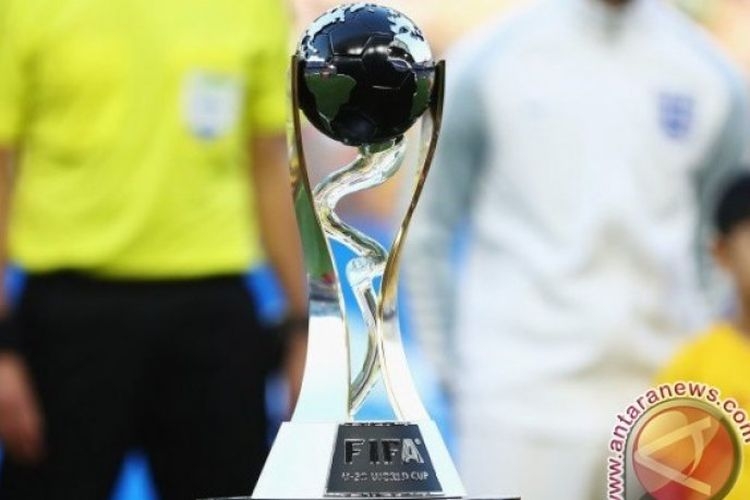 Trofi Piala Dunia U-20. (Foto: ANTARA via kompas.com) 