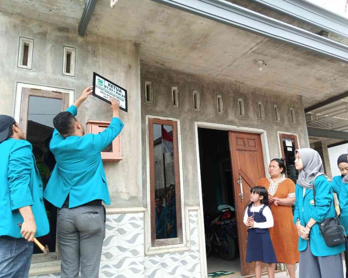 Foto Artikel : Pembuatan dan Pemasangan Plang Nama RT/RW/Kepala Dusun ...