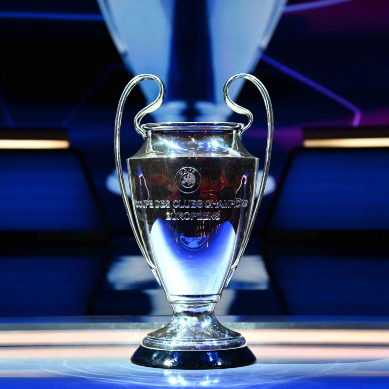 Trofi Liga Champions UEFA  (Sumber: twitter.com/ChampionsLeague)