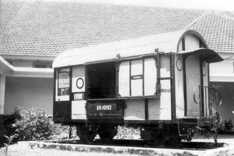 Gerbong Maut merupakan salah satu peninggalan sejarah yang terdapat di Museum Brawijaya, Malang. Sumber: KOMPAS/DWIANTO S.
