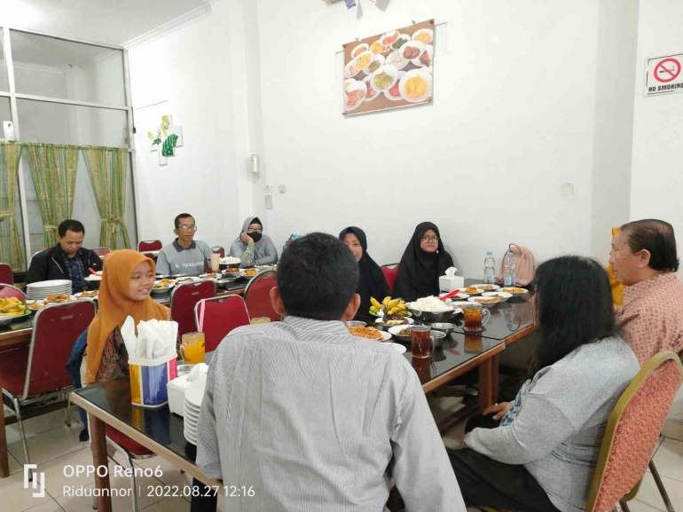 Suasana KOPDAR di RM.Talogo, yang penuh suasana kekeluargaan (Dokpri/Istimewa)