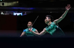 Aaron Chia dan Shoh Wooi Yik pada semifinal Badminton World Championship 2022 (Erika Wyatt Sawauchi/Badminton photo)