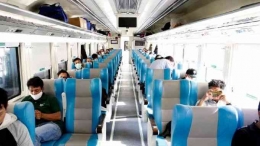 Suasana nyaman dalam kereta api eksekutif (Sumber:Dok.PT.KAI) 