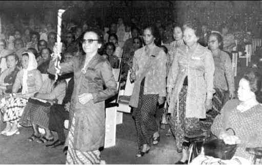 Foto Artikel : Mengenal Sejarah Organisasi Gerwani, Gerakan Wanita ...