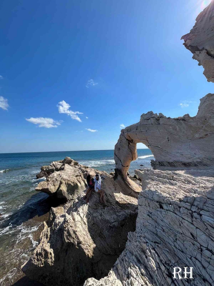 Sisi laut yang bisa dilihat di Batu Bolong Termanu (dokpri)