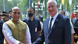 Menteri Pertahanan Israel Benny Gantz dan Menteri Pertahanan India Rajnath Singh di New Delhi pada 2 Juni 2022. Kredit Virender Singh.