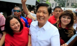 Ferdinand 'Bongbong' Marcos Jr, anak Imelda Marcos, yang kini menjadi Presiden Filipina. Sumber: Romeo Ranoco/Reuters/ www.theguardian.com