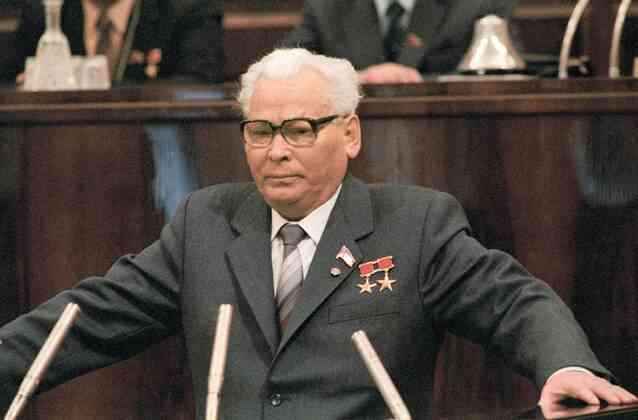 Konstantin Chernenko yang menggantikan Andropov sebagai pemimpin Uni Soviet, namun hanya setahun memimpin Soviet | Sumber Gambar: imago-images.de