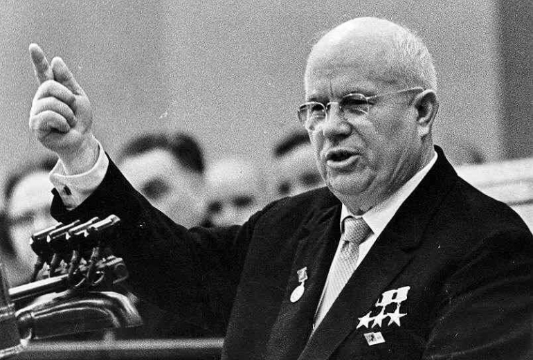 Nikita Khrushchev yang menggantikan Stalin sebagai pemimpin Uni Soviet dan melakukan kebijakan de-stalinisasi | Sumber Gambar: UPI.com