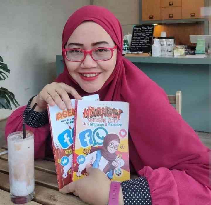 Indari Mastuti dan Buku Bisnis Paling Laris/Sumber: Instagram @indarimastutirezky