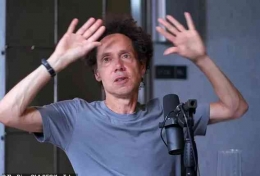 Malcolm Gladwell (Sumber: nydailypaper.com) 