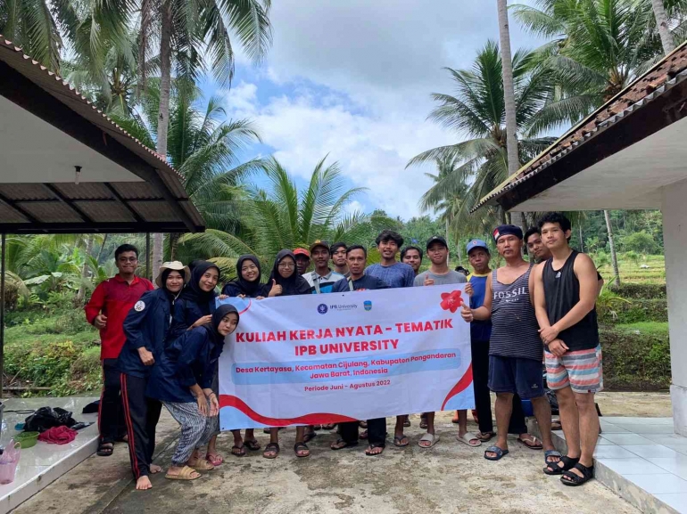 Inilah Kegiatan Mahasiswa KKN-T IPB bersama Karang Taruna dan Warga Dusun Bantar Kawung