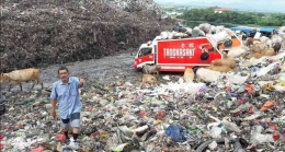 Penulis di TPA Tamangapa Kota Makassar, survey kondisi TPA open dumping (2019). Sumber: DokPri