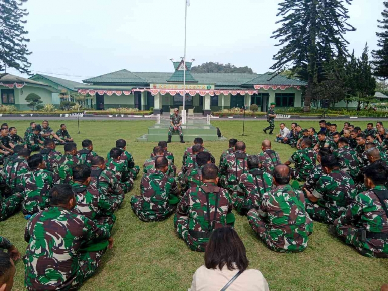 Dandim 0205/TK Letkol Inf Benny Angga berikan pengarahan kepada Anggota Kodim 0205/TK 