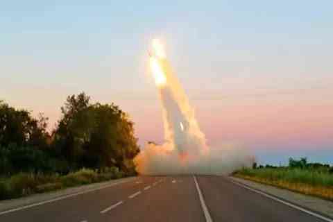 Rusia klaim hancurkan 4 HIMARS AS dengan rudal presisi tingkat tinggi. Foto/Ilustrasi via Sindonews.com