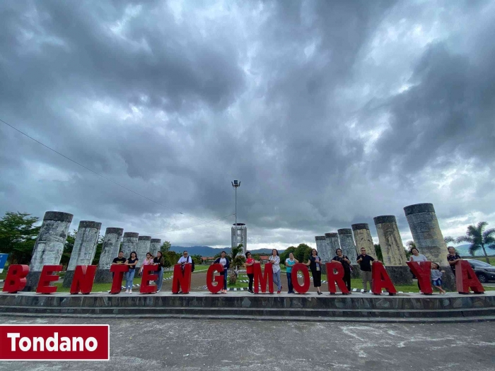 12 pilar yang menggambarkan sejarah perang di Tondano (dokpri)
