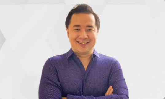 Denny Santoso: Sang Maestro Digital Marketing atau Sekadar Hype Belaka? Sebuah Tinjauan Mendalam