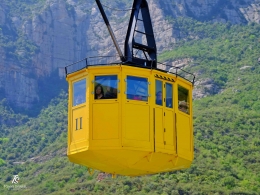 Kereta gantung ke Biara Montserrat di puncak gunung. Sumber: dokumentasi pribadi