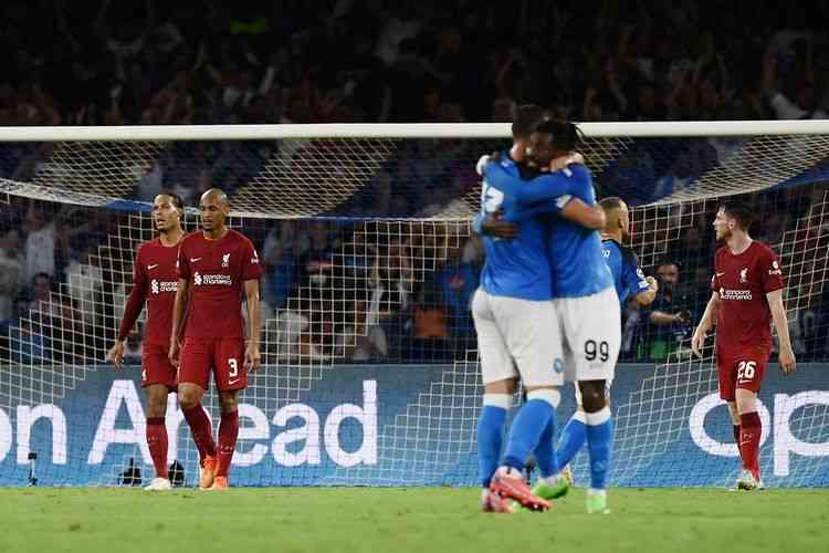 Para pemain Liverpool tertuntuk lesu usai gawangnya dibobol Napoli di matchday 1 Liga Champions 2022/2023| Dok AFP/FILIPPO MONTEFORTE via Kompas.com