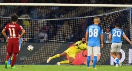 Proses gol pertama Napoli/Getty images