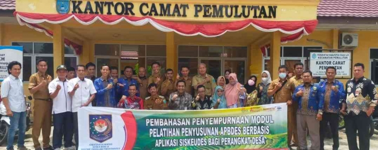 Pembahasan Penyempurnaan Modul (Sumber: Dokumentasi Balai Pemerintahan Desa di Lampung)