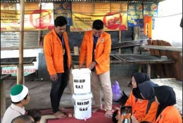 Pelatihan pembuatan ember tumpuk oleh KKN Universitas Ahmad Dahlan (UAD) (Foto: Istimewa)