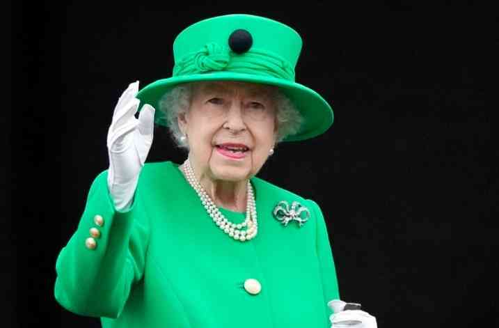 Ratu Elizabeth II meninggal dalam usia 96 tahun pada Kamis (8/9/2022) waktu setempat. (Sumber: AP PHOTO/FRANK AUGSTEIN via kompas.com)
