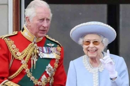 Sang Ratu dan Pangeran Charles calon Raja Inggris (The  Time)