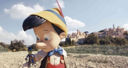 Pinocchio dan Jiminy Cricket dalam salah satu adegan pergi mengantarkan ke sekolah (sumber foto : Imdb)