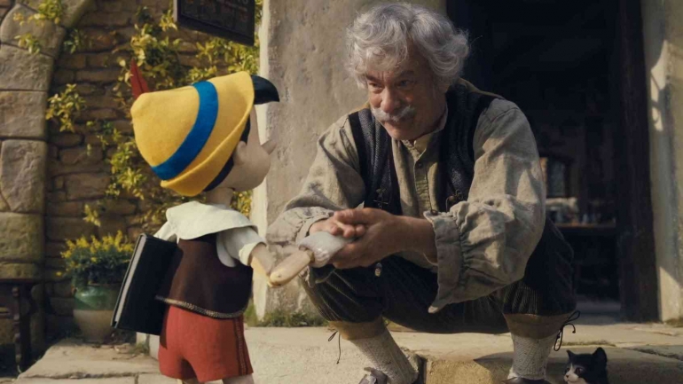 Aksi Tom Hank bersama Pincchio di dalam perannya sebagai Gappetto (sumber foto : Imdb)